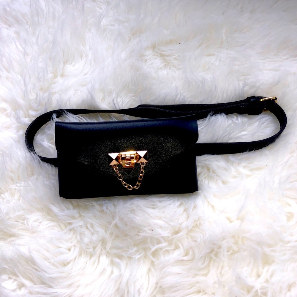Fanny pack